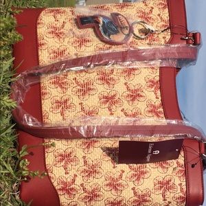 NWT,fine leather with beautiful straw material